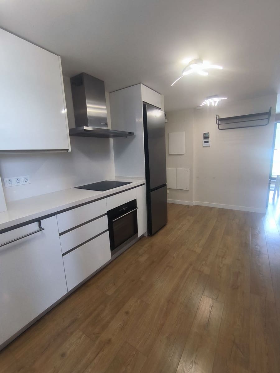 3 bedroom Penthouse for sale in Estepona with pool garage - € 700,000 (Ref: 9539918)