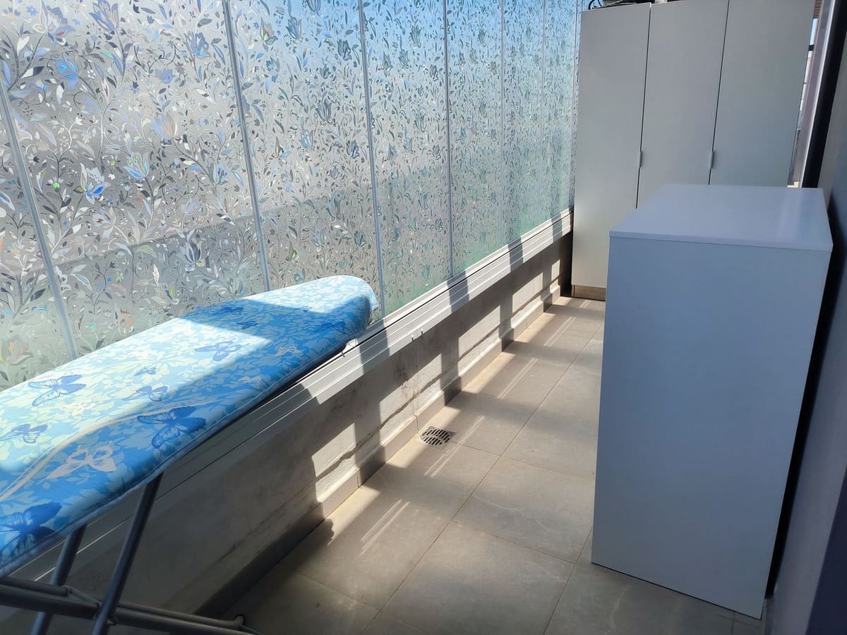 3 bedroom Penthouse for sale in Estepona with pool garage - € 700,000 (Ref: 9539918)