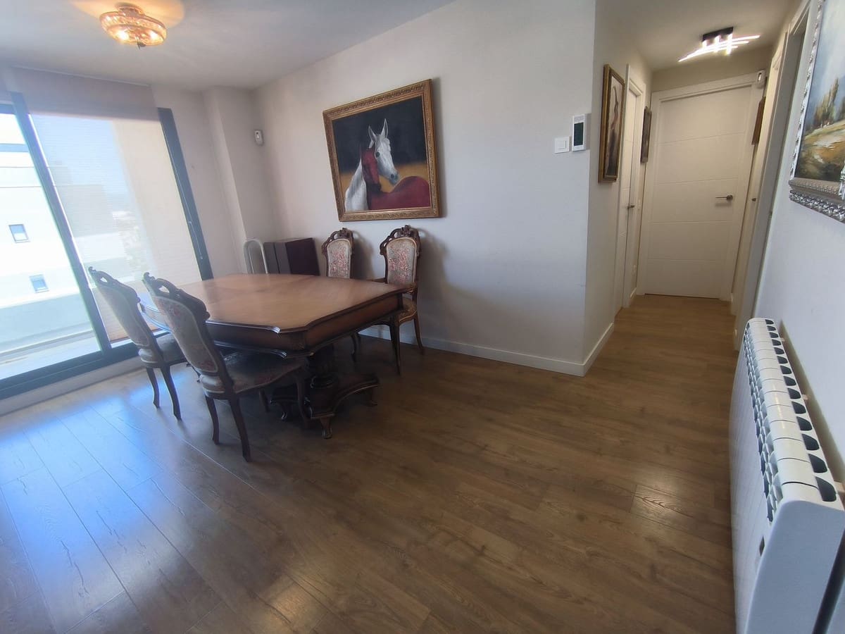 3 bedroom Penthouse for sale in Estepona with pool garage - € 700,000 (Ref: 9539918)