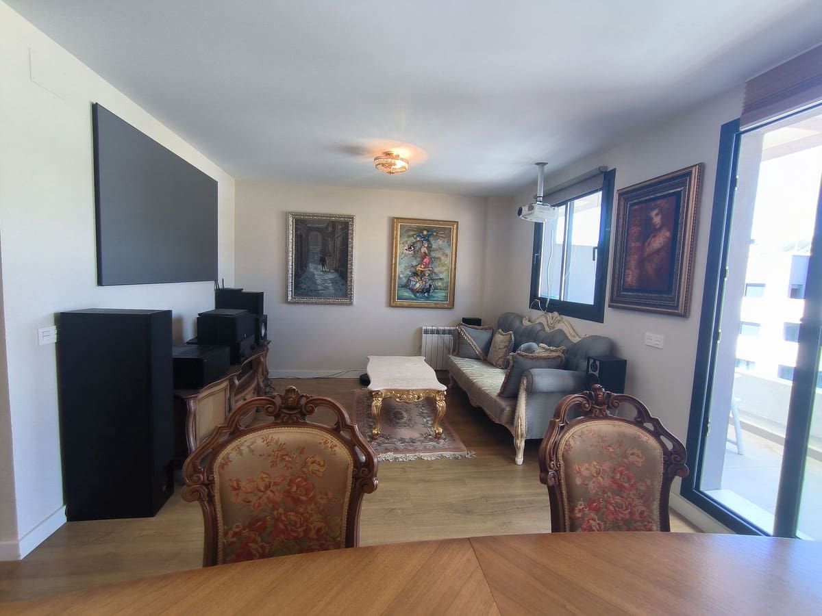 3 bedroom Penthouse for sale in Estepona with pool garage - € 700,000 (Ref: 9539918)