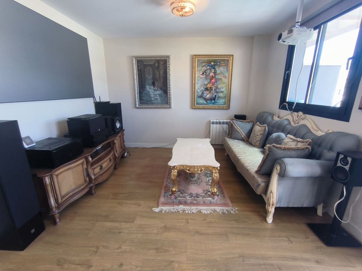 3 bedroom Penthouse for sale in Estepona with pool garage - € 700,000 (Ref: 9539918)