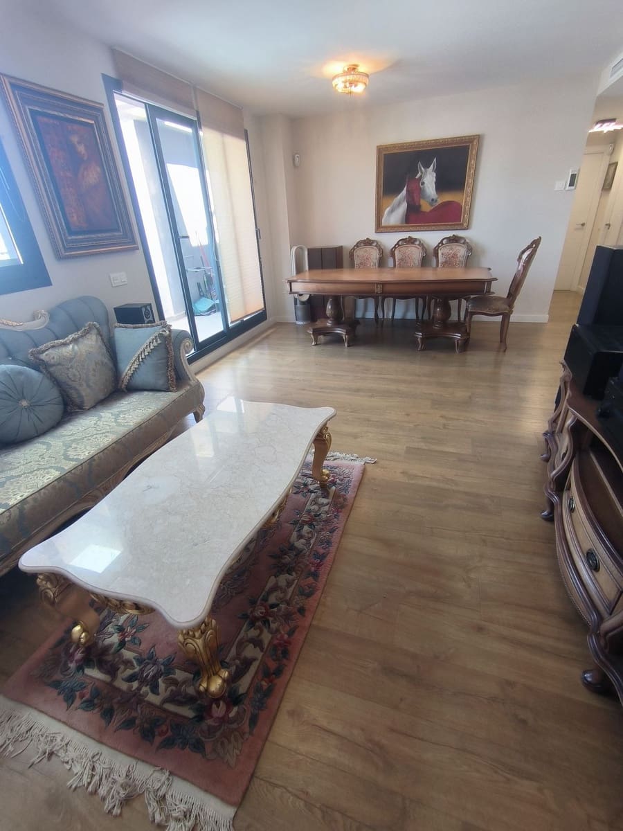 3 bedroom Penthouse for sale in Estepona with pool garage - € 700,000 (Ref: 9539918)