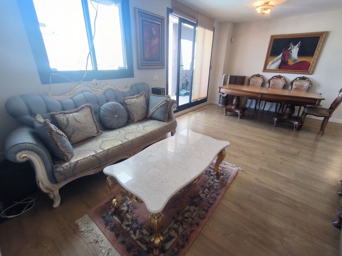 3 bedroom Penthouse for sale in Estepona with pool garage - € 700,000 (Ref: 9539918)