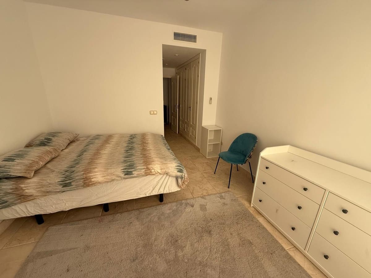 3 makuuhuone Kattohuoneisto myytävänä paikassa Estepona - 700 000 € (Ref: 9539919)