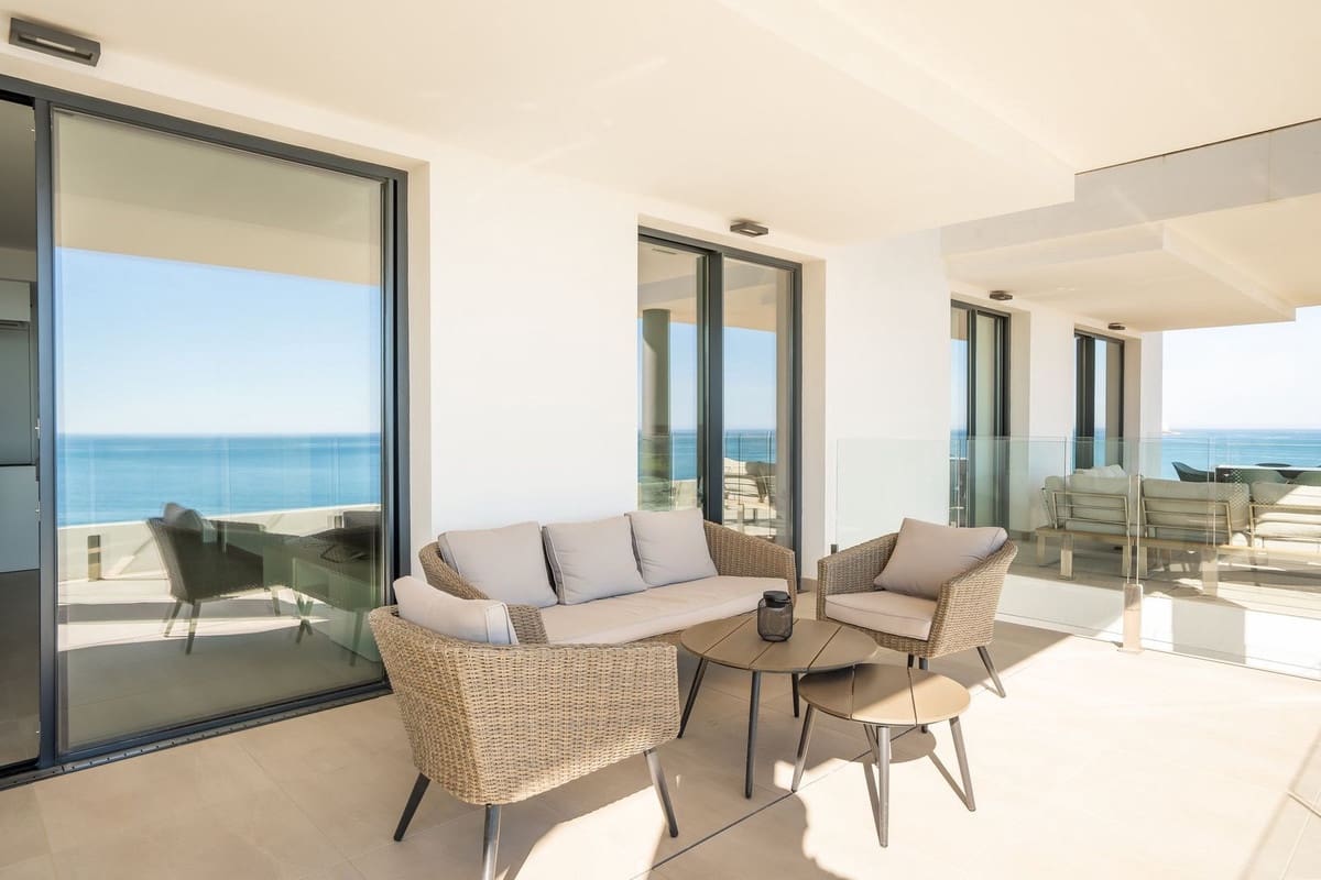 2 soveværelse Lejlighed til salg i Fuengirola med swimmingpool garage - € 709.000 (Ref: 9539921)