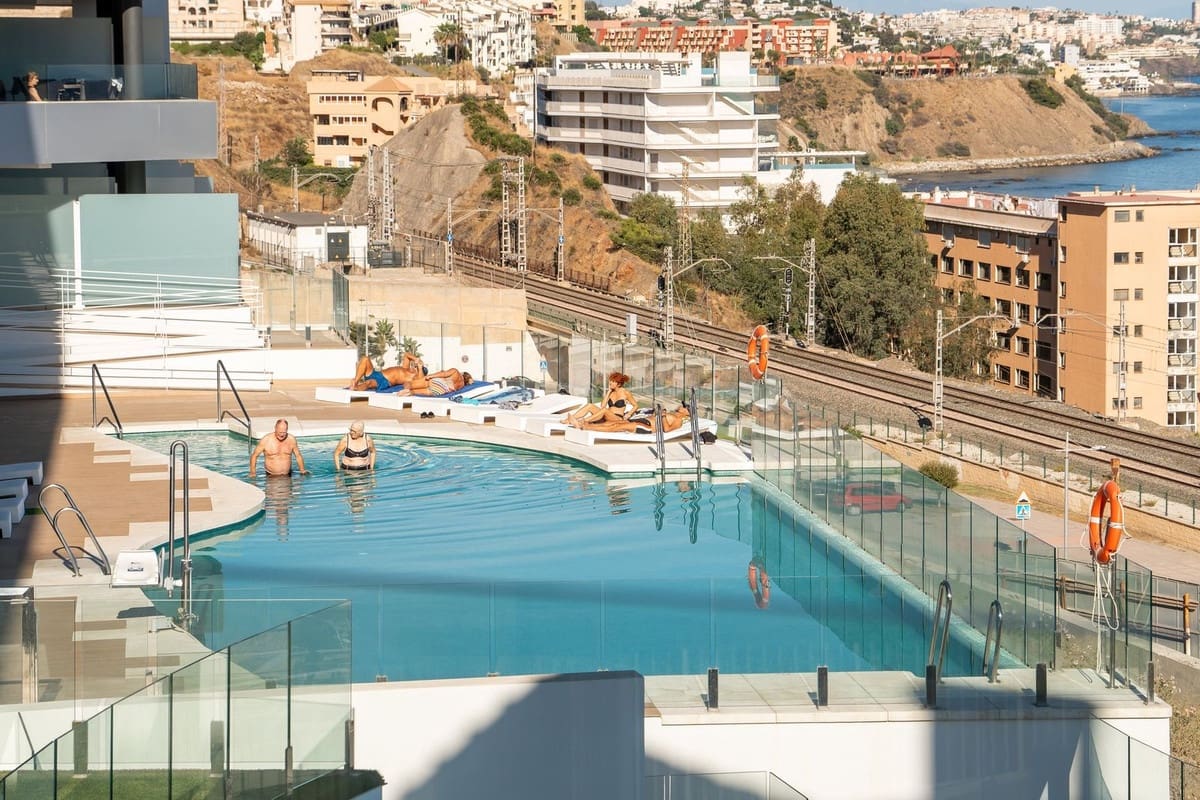 2 soveværelse Lejlighed til salg i Fuengirola med swimmingpool garage - € 709.000 (Ref: 9539921)