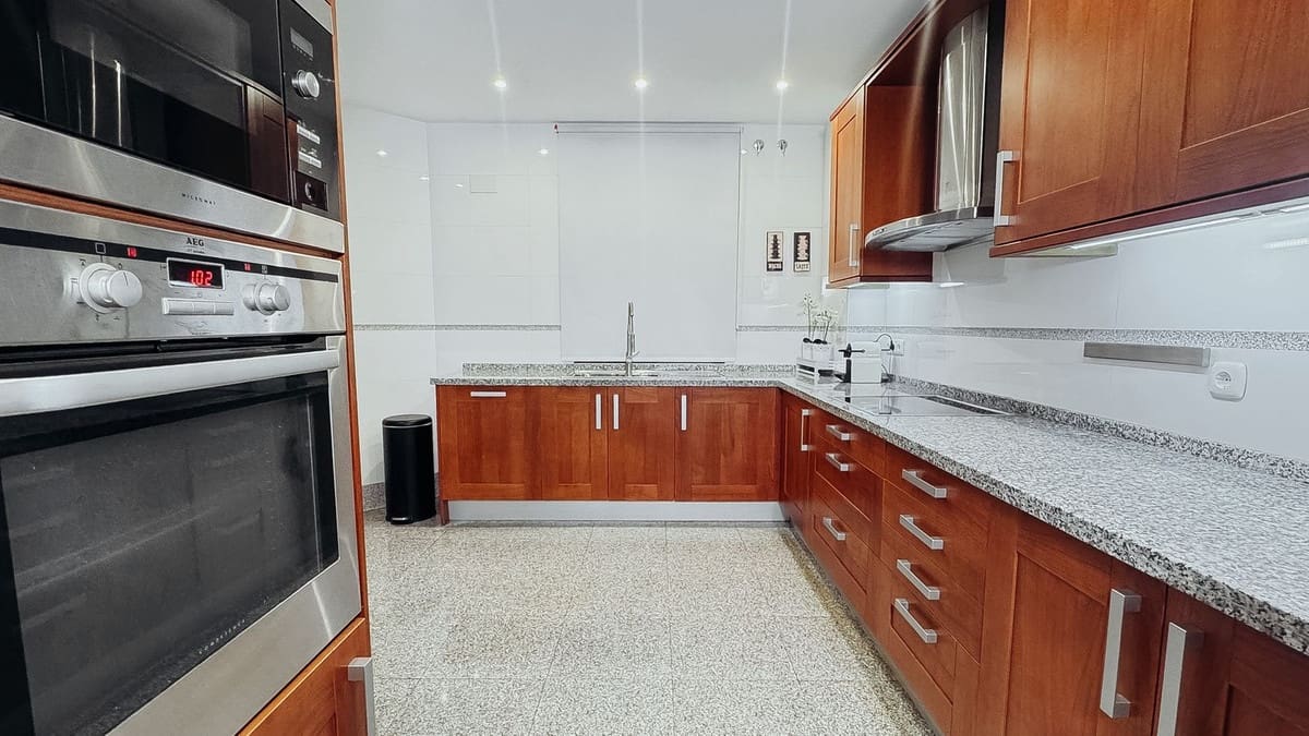 3 slaapkamer Appartement te koop in Estepona met zwembad - € 715.000 (Ref: 9539922)