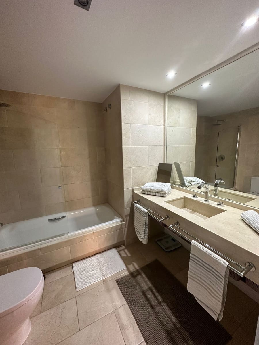 4 camera da letto Casa in vendita in Aloha Golf con piscina - 720.000 € (Rif: 9539928)