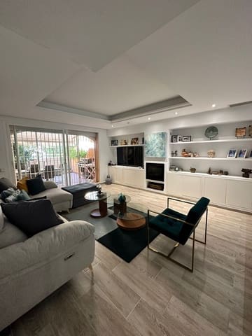 4 quarto Casa em Banda para venda em Aloha Golf, Marbella com piscina - 720 000 € (Ref: 9539928)