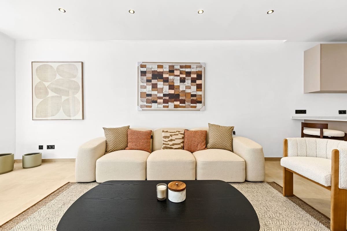 3 soverom Leilighet til salgs i Nueva Andalucia med svømmebasseng - € 725 000 (Ref: 9539930)