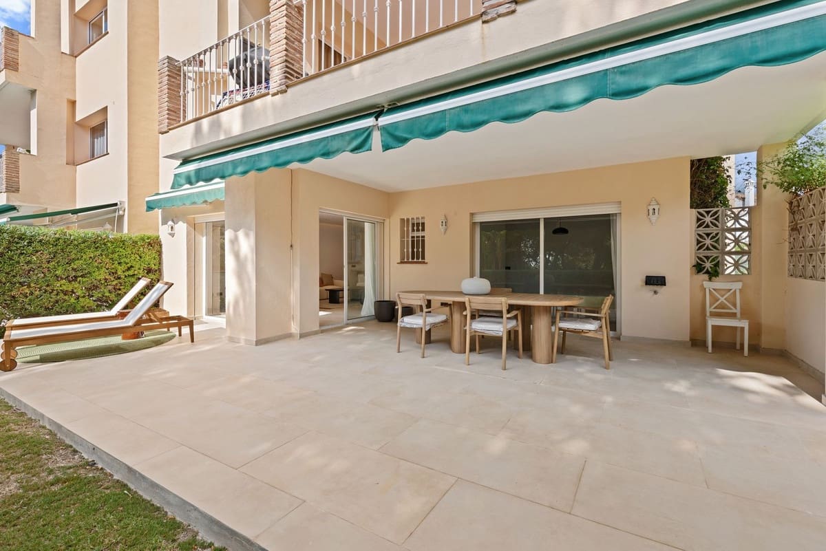 3 soverom Leilighet til salgs i Nueva Andalucia med svømmebasseng - € 725 000 (Ref: 9539930)