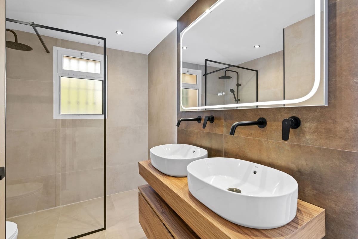 3 soverom Leilighet til salgs i Nueva Andalucia med svømmebasseng - € 725 000 (Ref: 9539930)