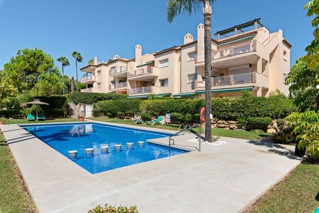 3 soveværelse Lejlighed til salg i La Dama de Noche - La Alzambra, Marbella med swimmingpool - € 725.000 (Ref: 9539930)