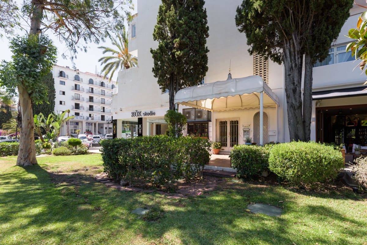 3 bedroom Townhouse for sale in Nueva Andalucia with pool garage - € 725,000 (Ref: 9539931)