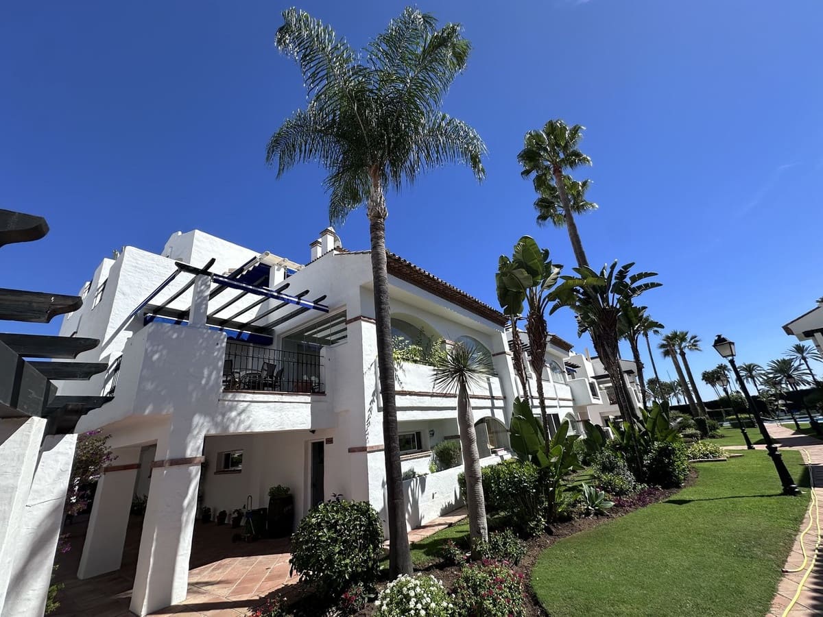 2 quarto Apartamento para venda em San Pedro de Alcantara com piscina garagem - 729 000 € (Ref: 9539933)