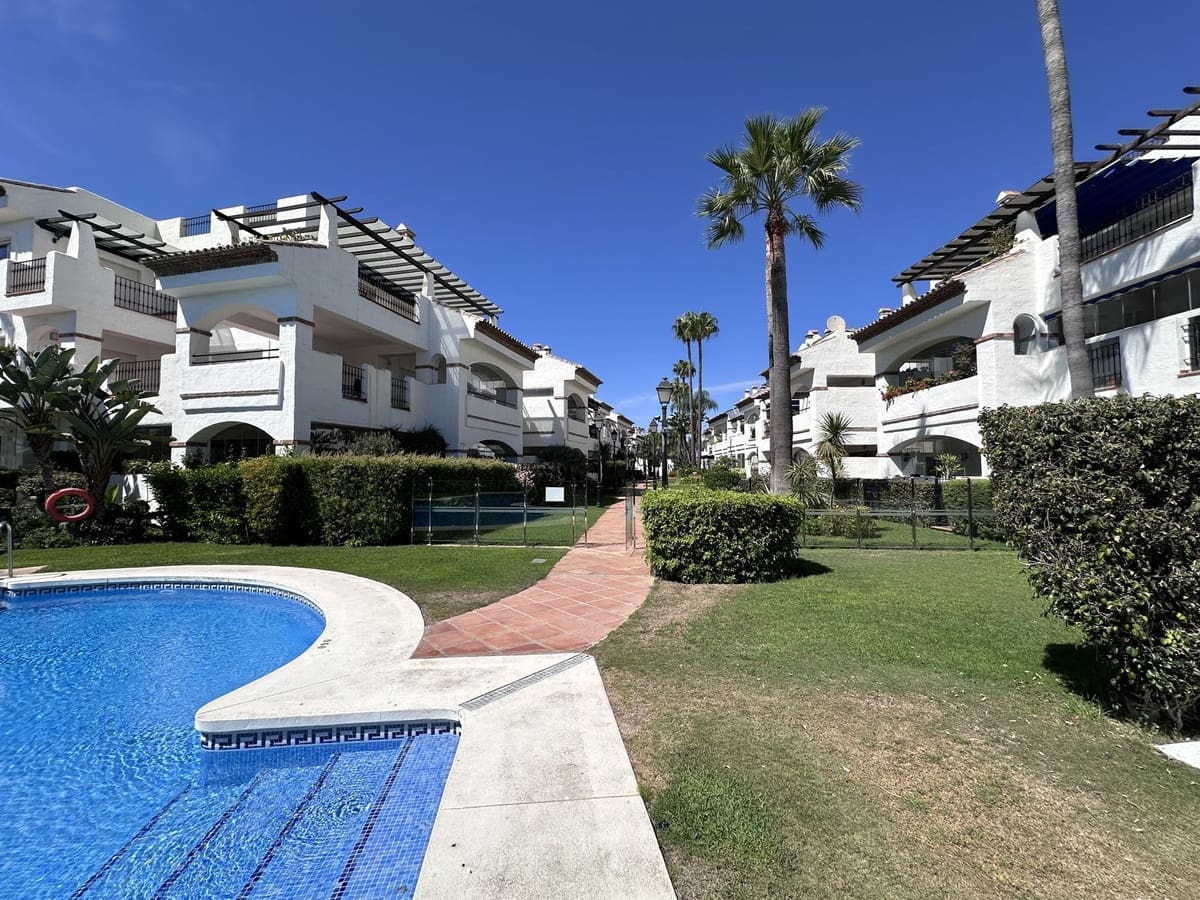2 quarto Apartamento para venda em San Pedro de Alcantara com piscina garagem - 729 000 € (Ref: 9539933)