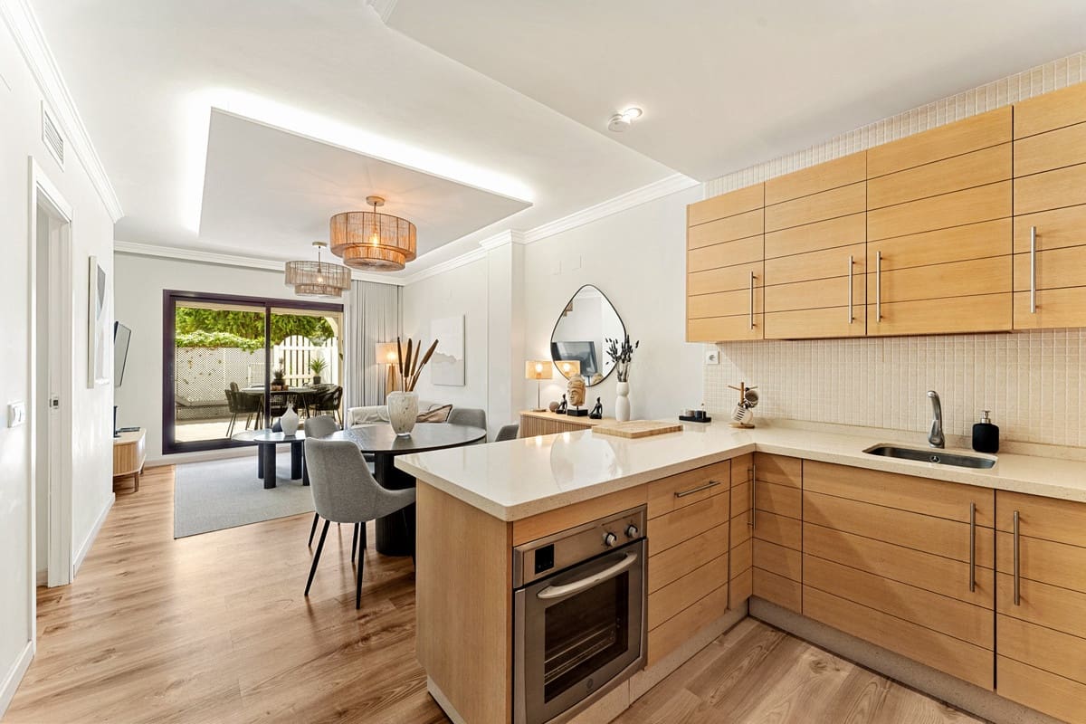 4 bedroom Apartment for sale in San Pedro de Alcantara with pool - € 729,000 (Ref: 9539934)