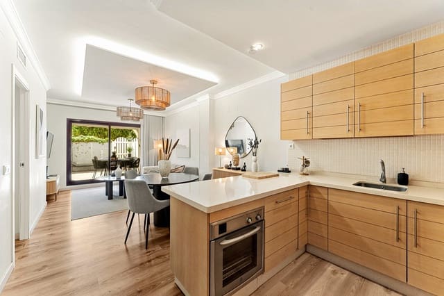 4 bedroom Apartment for sale in San Pedro de Alcántara Pueblo, Marbella with pool - € 729,000 (Ref: 9539934)