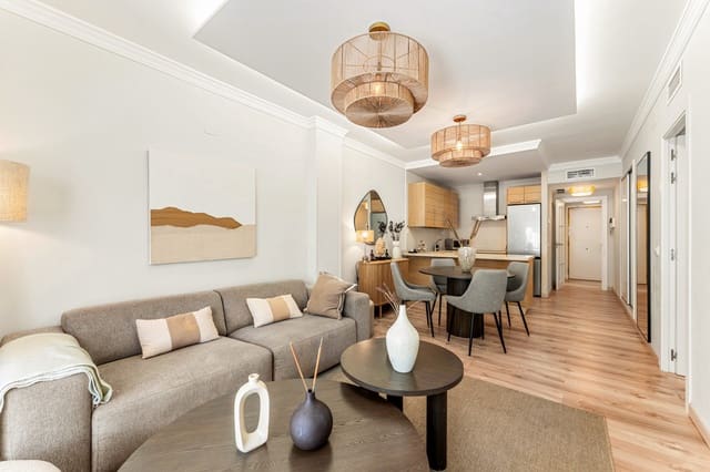 4 bedroom Apartment for sale in San Pedro de Alcántara Pueblo, Marbella with pool - € 729,000 (Ref: 9539934)