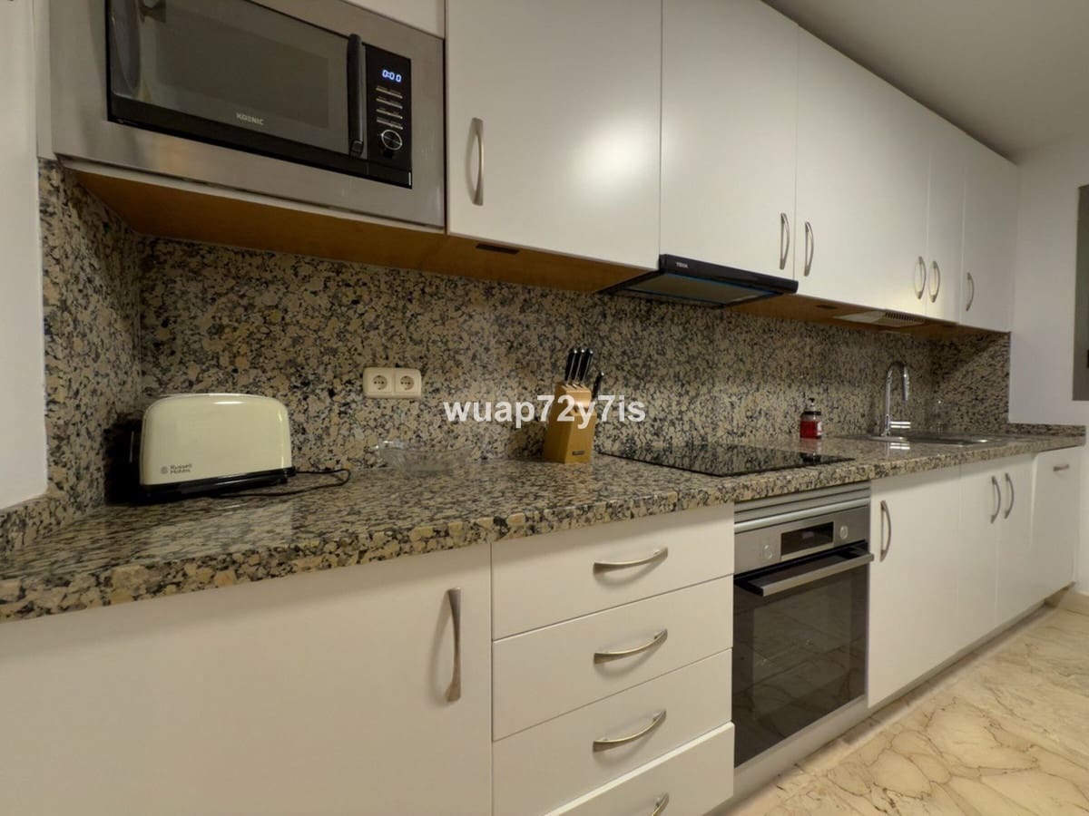 3 makuuhuone Huoneisto myytävänä paikassa Estepona mukana uima-altaan 
autotalli - 730 000 € (Ref: 9539936)