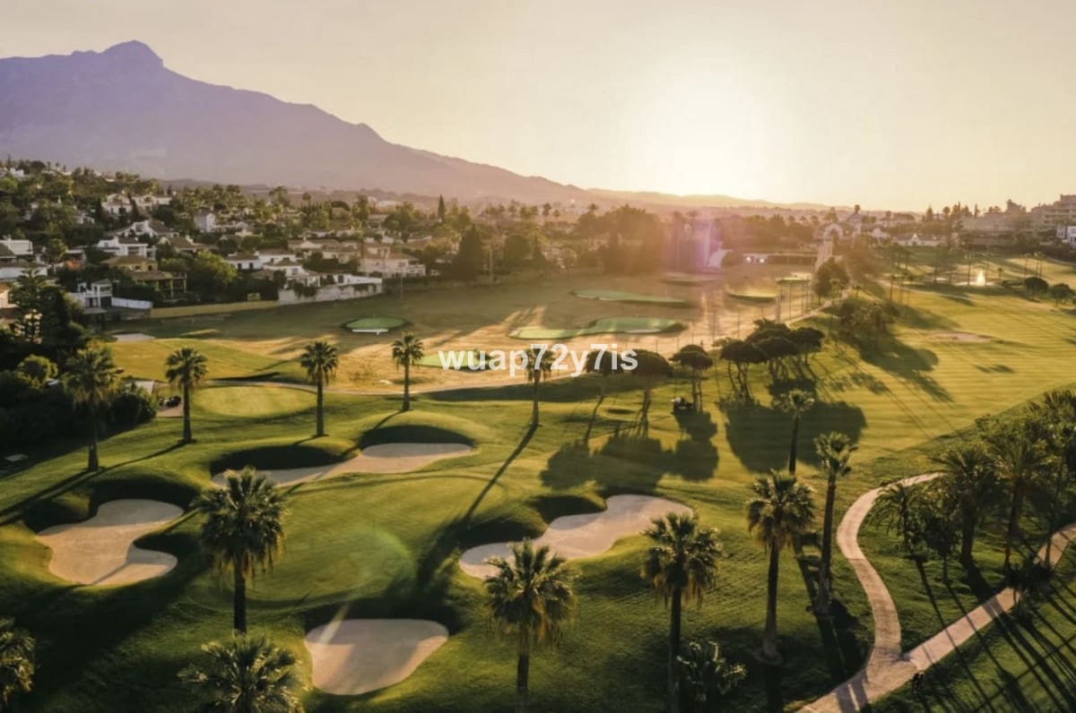 3 makuuhuone Huoneisto myytävänä paikassa Estepona mukana uima-altaan 
autotalli - 730 000 € (Ref: 9539936)