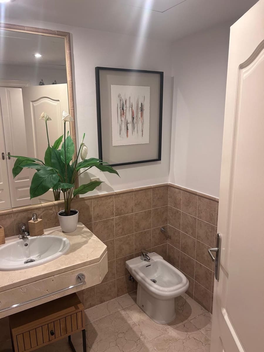 3 quarto Apartamento para venda em Benahavis com piscina - 730 000 € (Ref: 9539937)