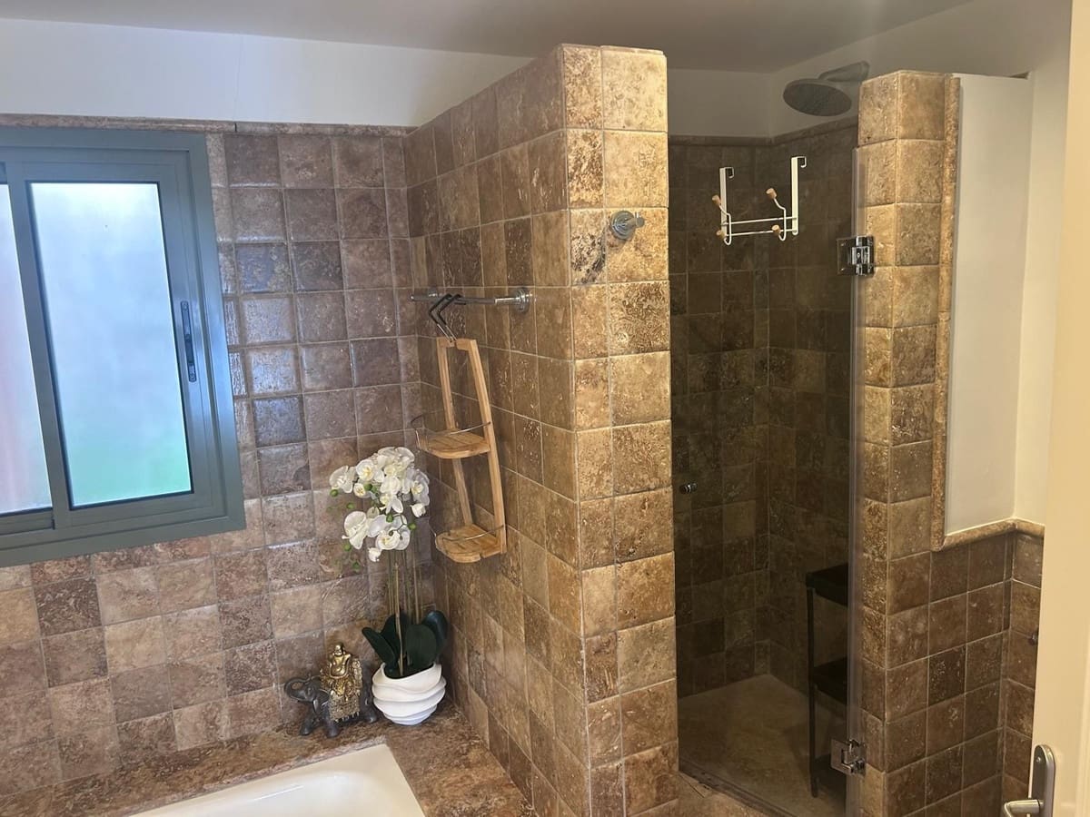 3 quarto Apartamento para venda em Benahavis com piscina - 730 000 € (Ref: 9539937)