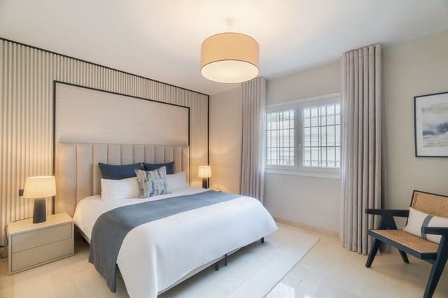 2 quarto Casa em Banda para venda em La Dama de Noche - La Alzambra, Marbella com piscina - 730 000 € (Ref: 9539938)