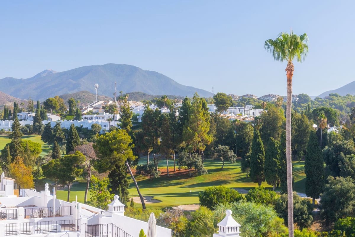 2 quarto Casa em Banda para venda em Nueva Andalucia com piscina - 730 000 € (Ref: 9539938)