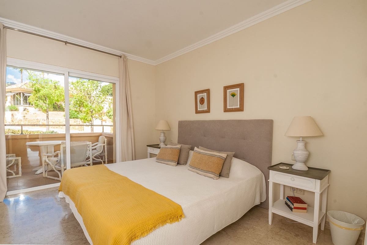 Apartamento de 3 habitaciones en Elviria en venta con piscina garaje - 735.000 € (Ref: 9539940)