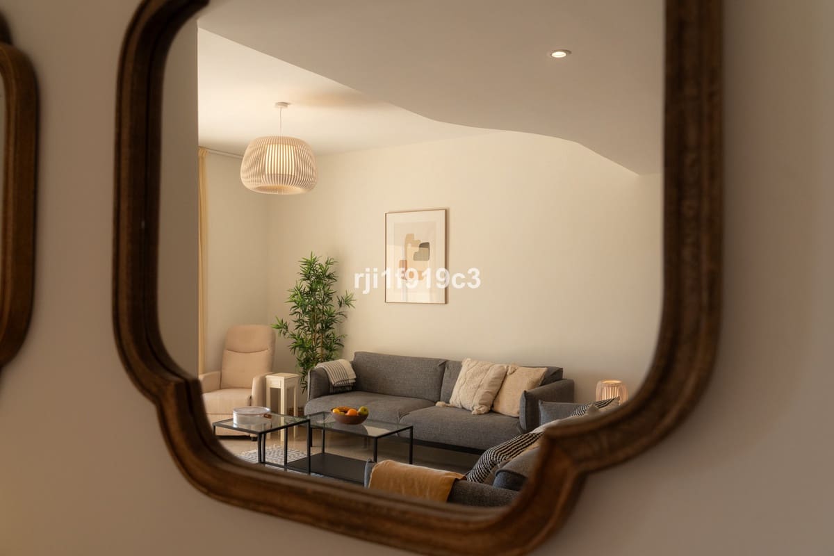 Apartamento de 3 habitaciones en Elviria en venta con piscina - 745.000 € (Ref: 9539946)