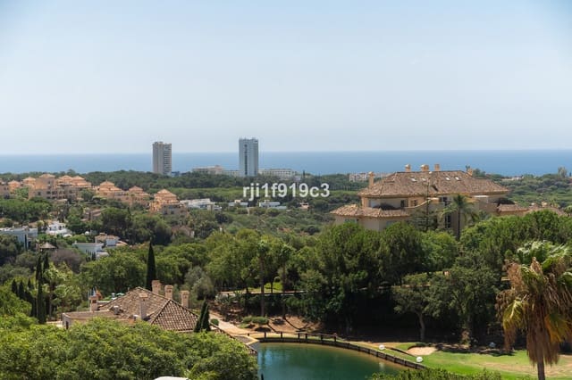 Apartamento de 3 habitaciones en Elviria, Marbella en venta con piscina - 745.000 € (Ref: 9539946)