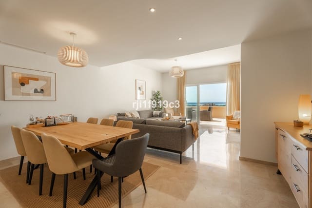 Apartamento de 3 habitaciones en Elviria, Marbella en venta con piscina - 745.000 € (Ref: 9539946)