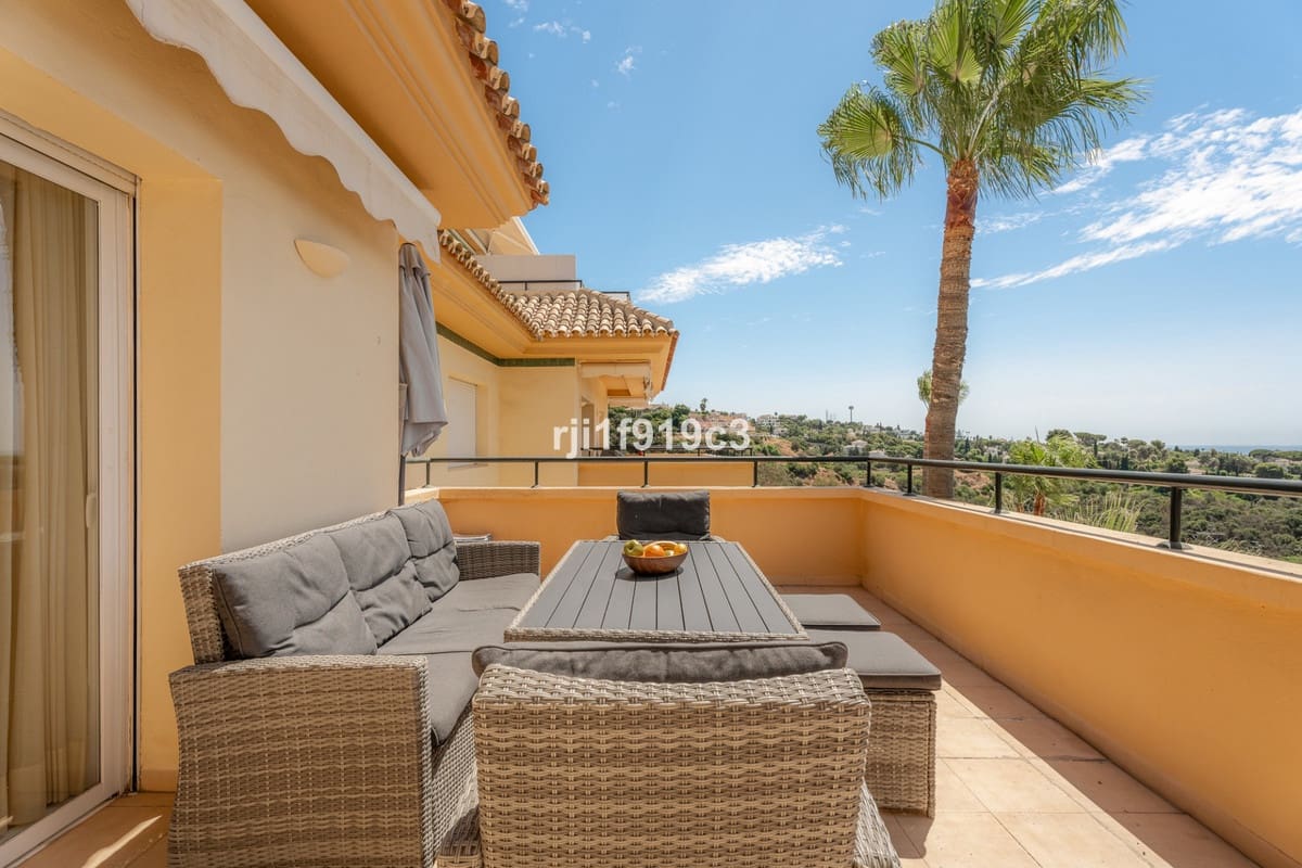Apartamento de 3 habitaciones en Elviria en venta con piscina - 745.000 € (Ref: 9539946)