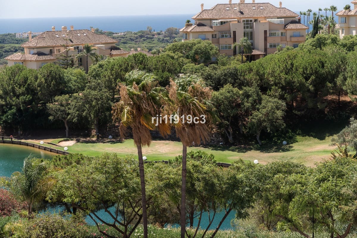 Apartamento de 3 habitaciones en Elviria en venta con piscina - 745.000 € (Ref: 9539946)