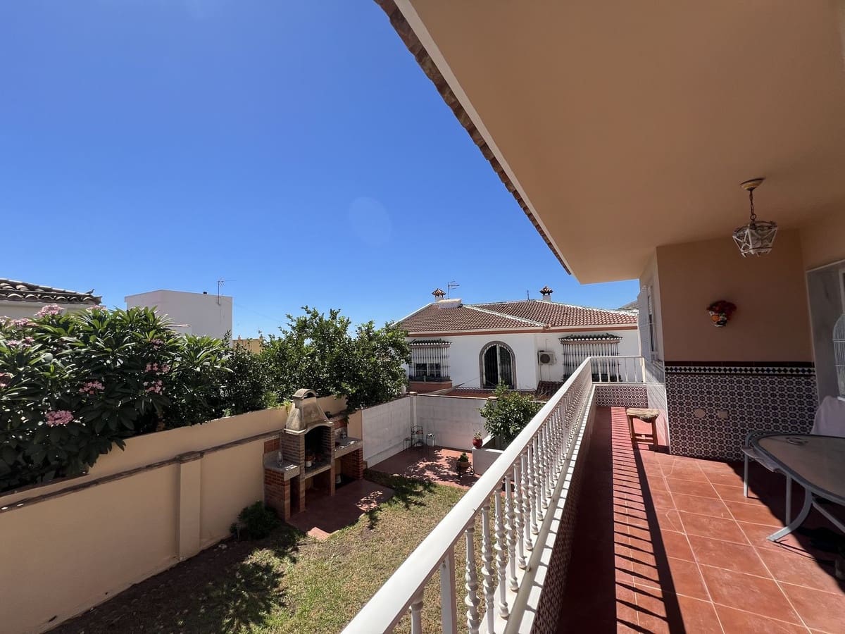 5 chambre Villa/Maison Semi-Mitoyenne à vendre à Benalmadena avec garage - 749 000 € (Ref: 9539947)