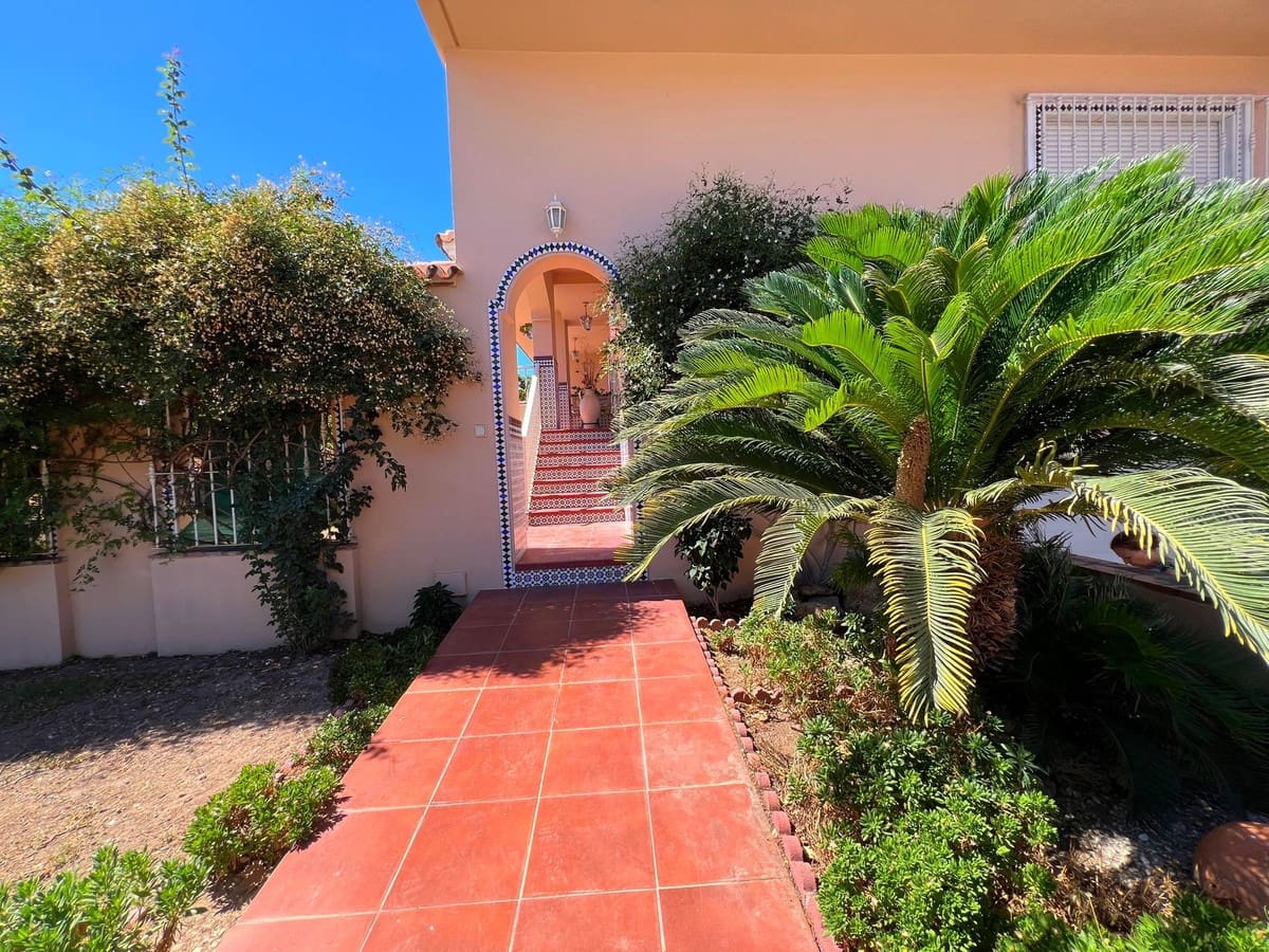 5 chambre Villa/Maison Semi-Mitoyenne à vendre à Benalmadena avec garage - 749 000 € (Ref: 9539947)
