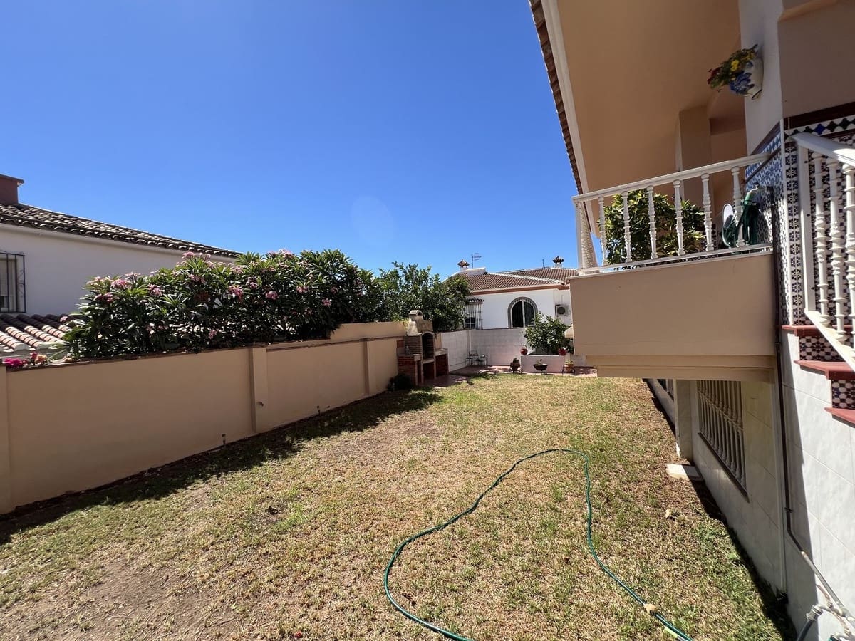 5 chambre Villa/Maison Semi-Mitoyenne à vendre à Benalmadena avec garage - 749 000 € (Ref: 9539947)