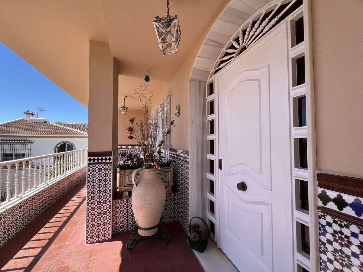 5 chambre Villa/Maison Semi-Mitoyenne à vendre à Benalmadena avec garage - 749 000 € (Ref: 9539947)