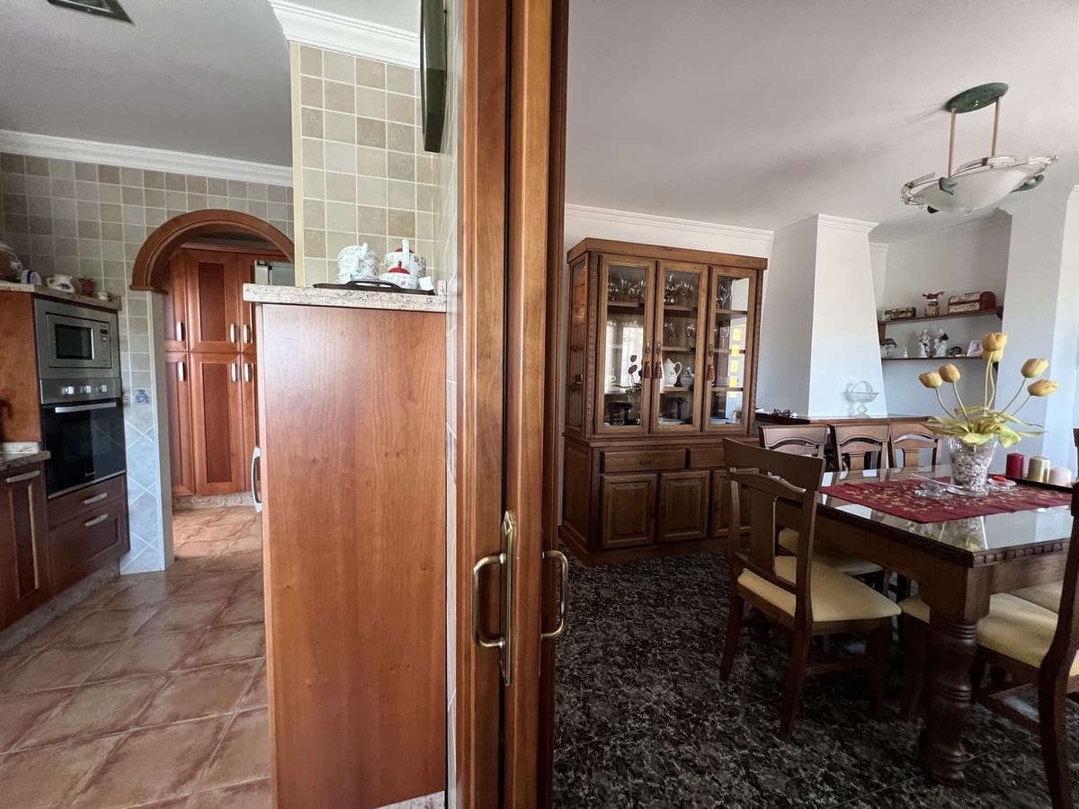 5 chambre Villa/Maison Semi-Mitoyenne à vendre à Benalmadena avec garage - 749 000 € (Ref: 9539947)