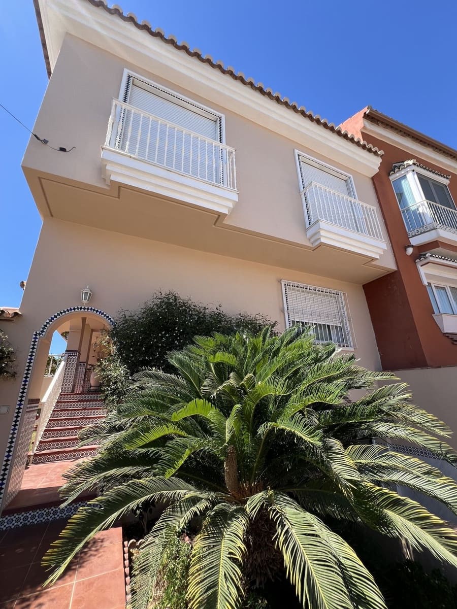 5 chambre Villa/Maison Semi-Mitoyenne à vendre à Benalmadena avec garage - 749 000 € (Ref: 9539947)