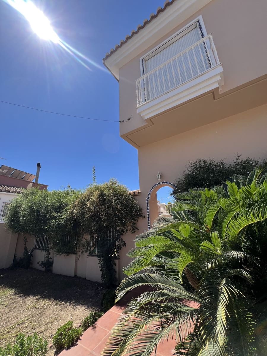 5 chambre Villa/Maison Semi-Mitoyenne à vendre à Benalmadena avec garage - 749 000 € (Ref: 9539947)