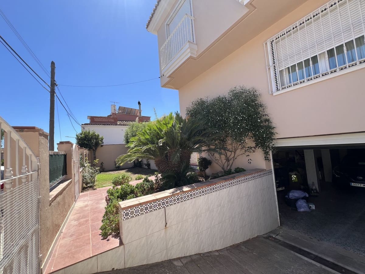 5 chambre Villa/Maison Semi-Mitoyenne à vendre à Benalmadena avec garage - 749 000 € (Ref: 9539947)
