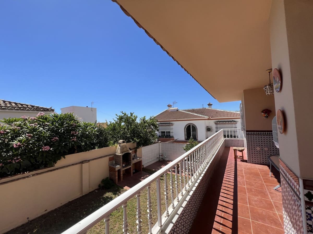 5 chambre Villa/Maison Semi-Mitoyenne à vendre à Benalmadena avec garage - 749 000 € (Ref: 9539947)