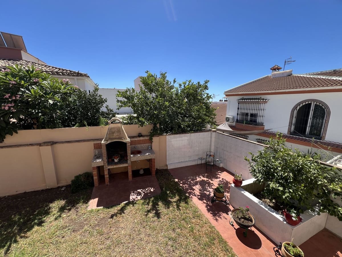 5 chambre Villa/Maison Semi-Mitoyenne à vendre à Benalmadena avec garage - 749 000 € (Ref: 9539947)