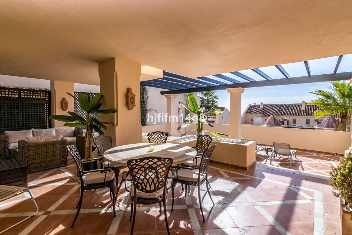 2 bedroom Apartment for sale in Nueva Andalucia with pool - € 750,000 (Ref: 9539948)