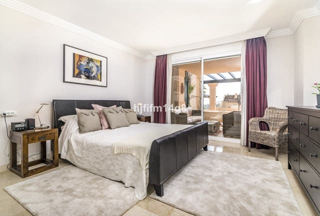 2 quarto Apartamento para venda em La Dama de Noche - La Alzambra, Marbella com piscina - 750 000 € (Ref: 9539948)