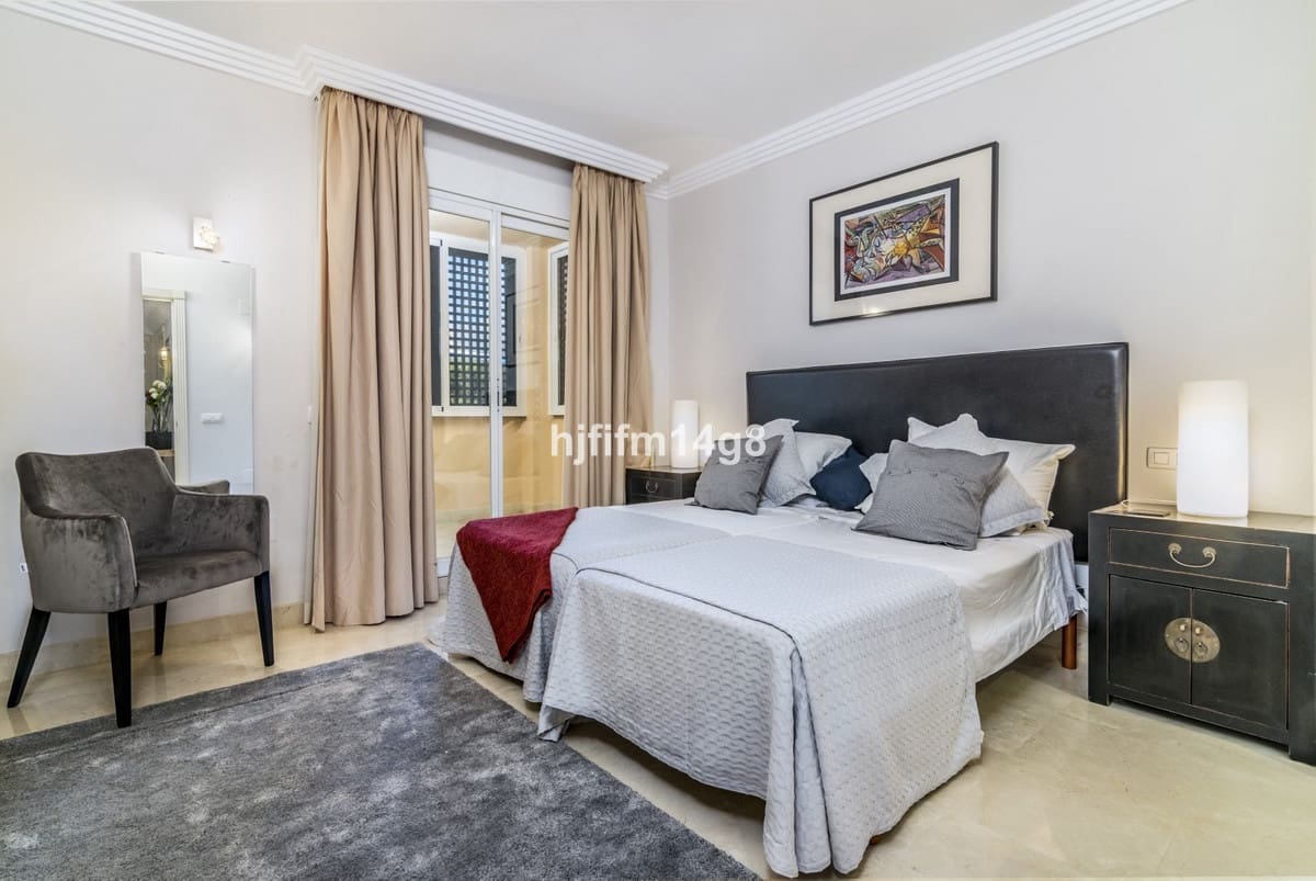 2 bedroom Apartment for sale in Nueva Andalucia with pool - € 750,000 (Ref: 9539948)