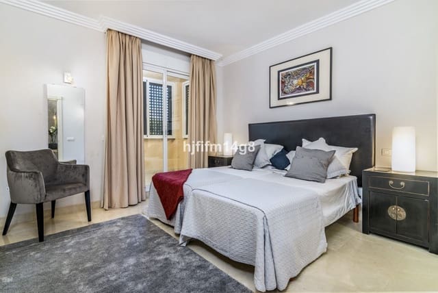 2 quarto Apartamento para venda em La Dama de Noche - La Alzambra, Marbella com piscina - 750 000 € (Ref: 9539948)