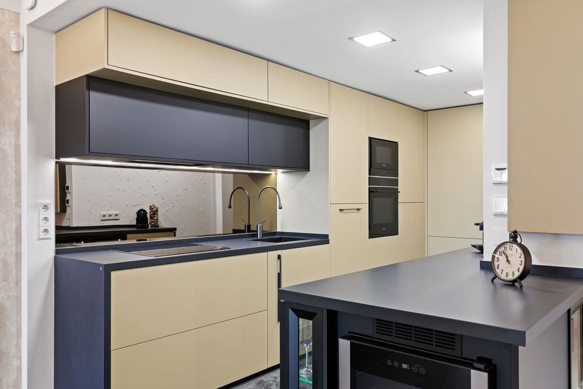 1 sypialnia Penthouse na sprzedaż w Benahavis z basenem - 750 000 € (Ref: 9539955)